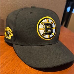 Bruins Boston, black and yellow logo SnapBack
